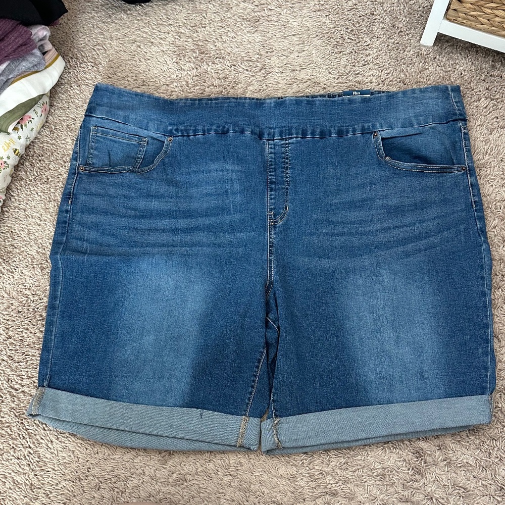 Terra & Sky Pull On Bermuda Shorts